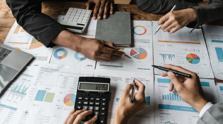 financial-planning-meeting